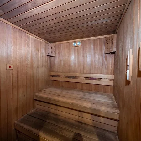 Apartment Three Bedroom Flat With Garage Pool Petek 122