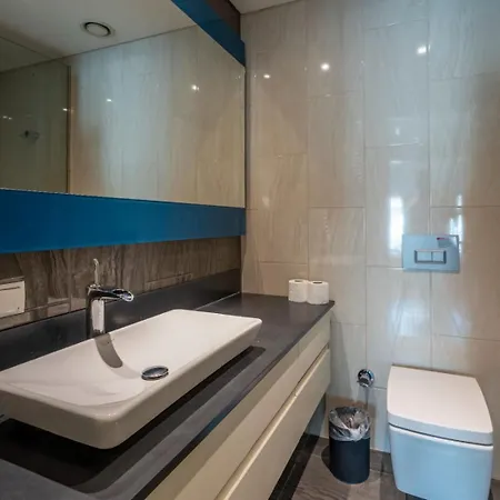 Three Bedroom Flat With Garage Pool Petek 122