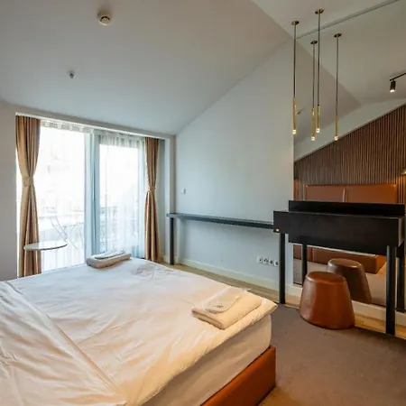 Appartement Three Bedroom Flat With Garage Pool Petek 122 *